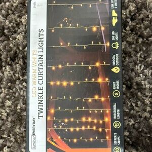 Luminar Everyday Twinkle Curtain Lights